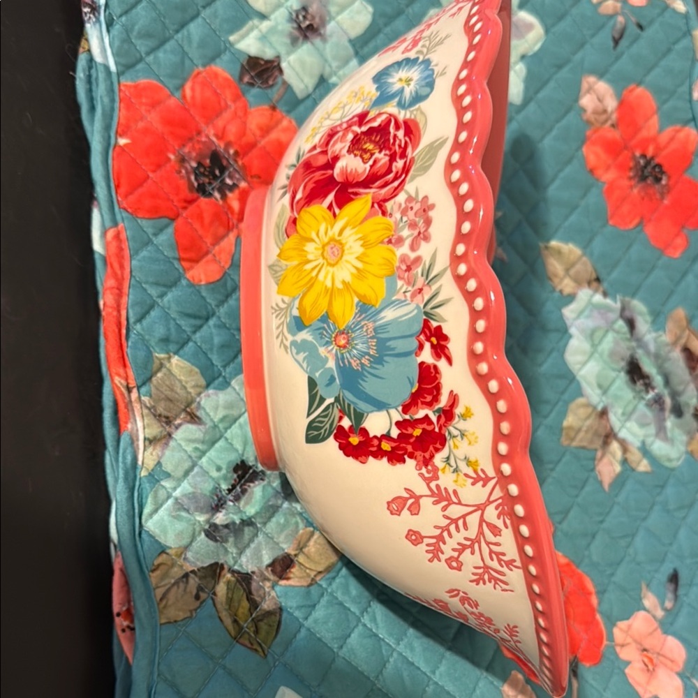 Pioneer Woman Fancy Flourish Serving Bowl